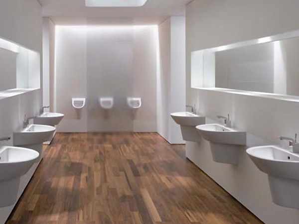 bath design with exclusive white wall design